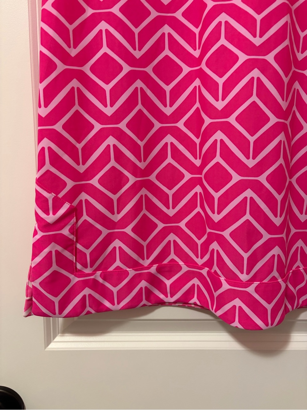 Jude Connally Pink Geometric Shift Dress Sleeveless Split V-Neck Size Medium - Picture 4 of 7